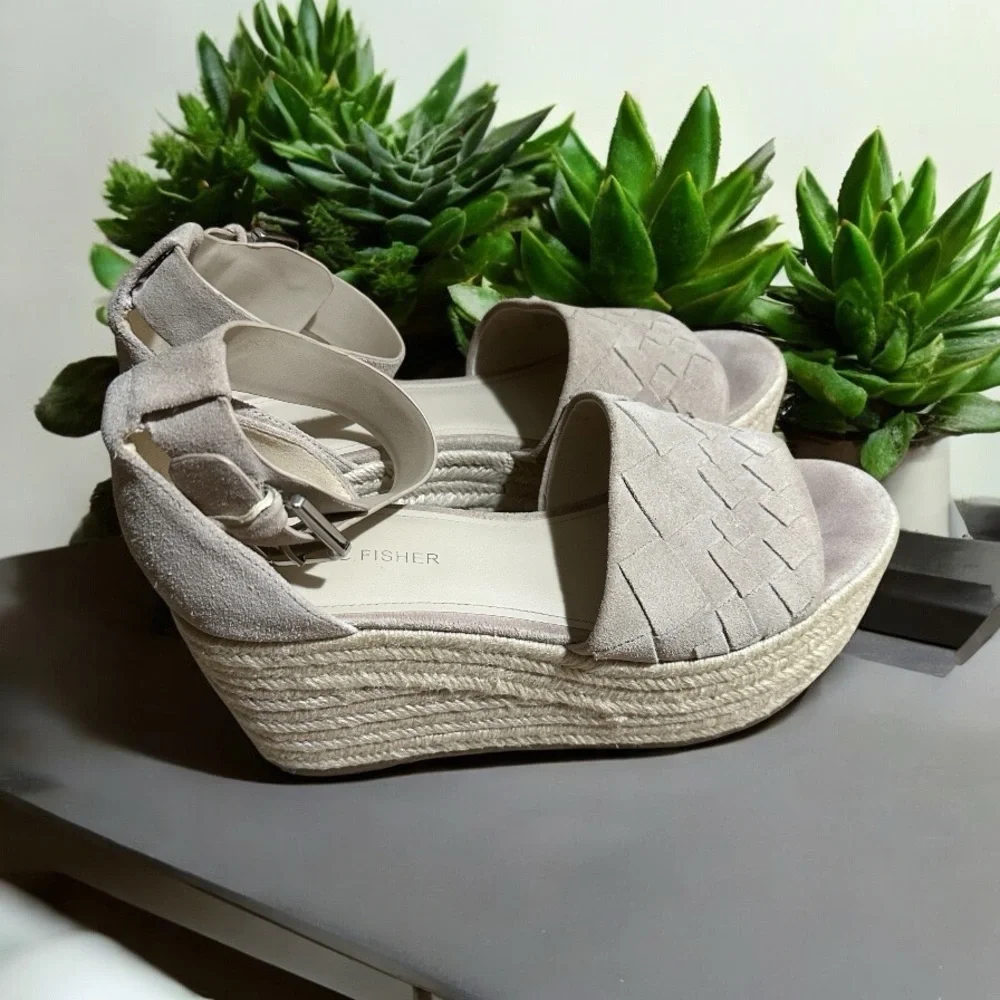 Marc Fisher Adalyn Espadrille Wedges Taupe 8.5 M Womens Platform Suede Sandals‎